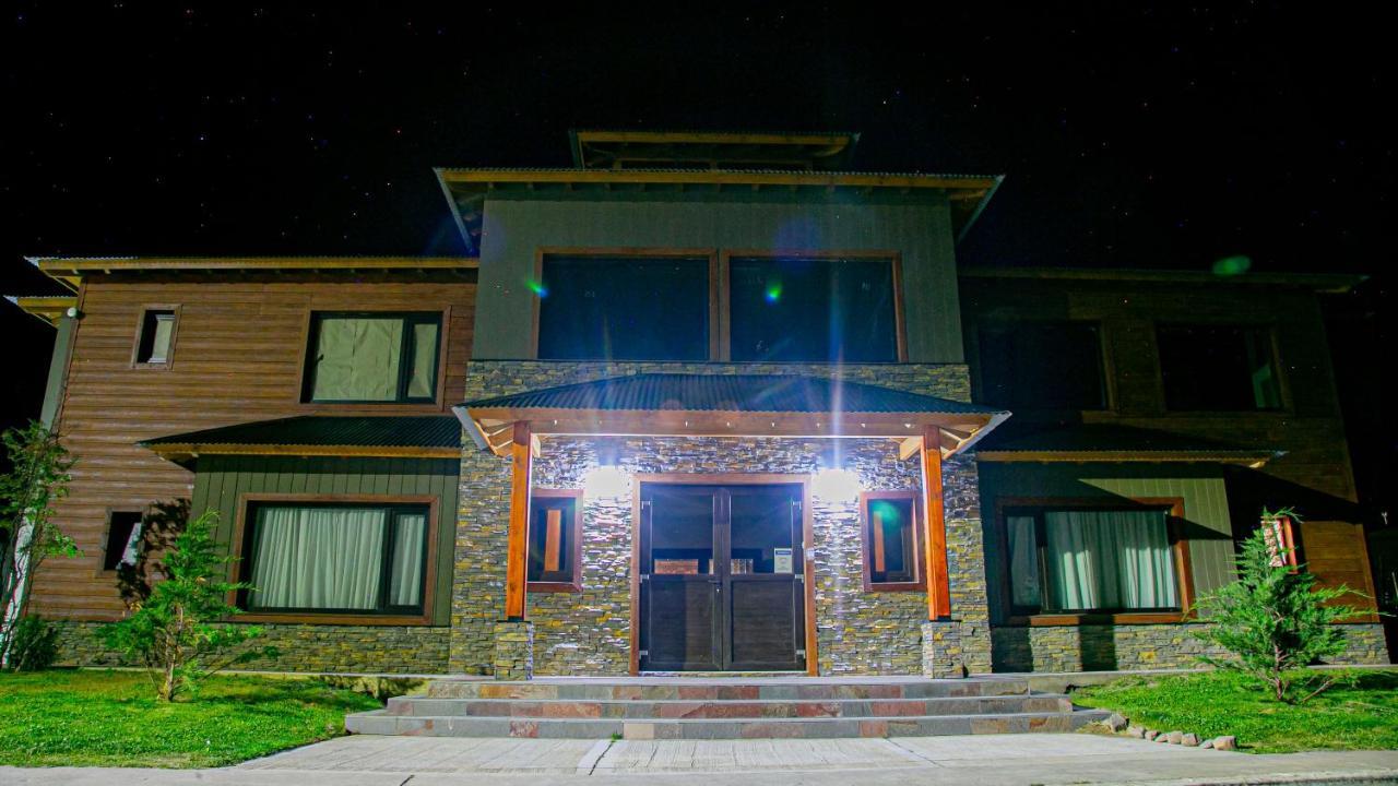 Senderos Aparts&Suites El Chaltén Exterior foto